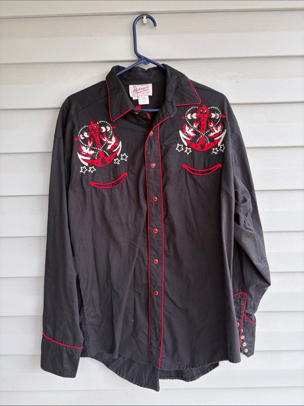 Rockmount Ranch wear vintage Men's Western Button-Up Shirt with Red Embroidery
